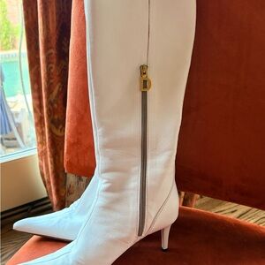 Vero Cuoio White Heeled Boots